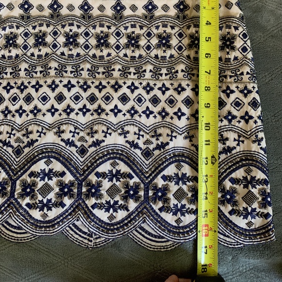 Club Monaco embellished skirt - Picture 4 of 8